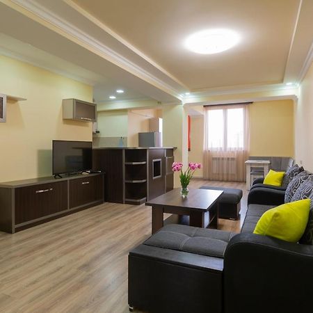 Umba Apartment N5 - Balcony And Mount Ararat View Jerevan Buitenkant foto
