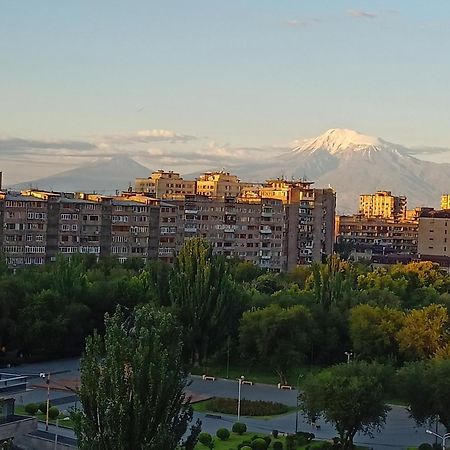 Umba Apartment N5 - Balcony And Mount Ararat View Jerevan Buitenkant foto