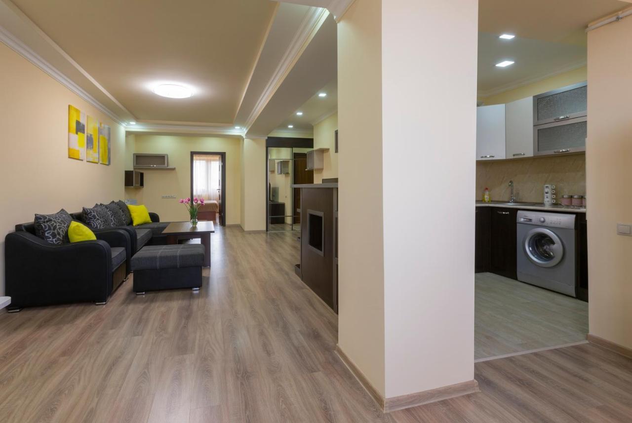 Umba Apartment N5 - Balcony And Mount Ararat View Jerevan Buitenkant foto