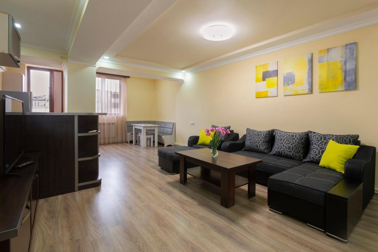 Umba Apartment N5 - Balcony And Mount Ararat View Jerevan Buitenkant foto